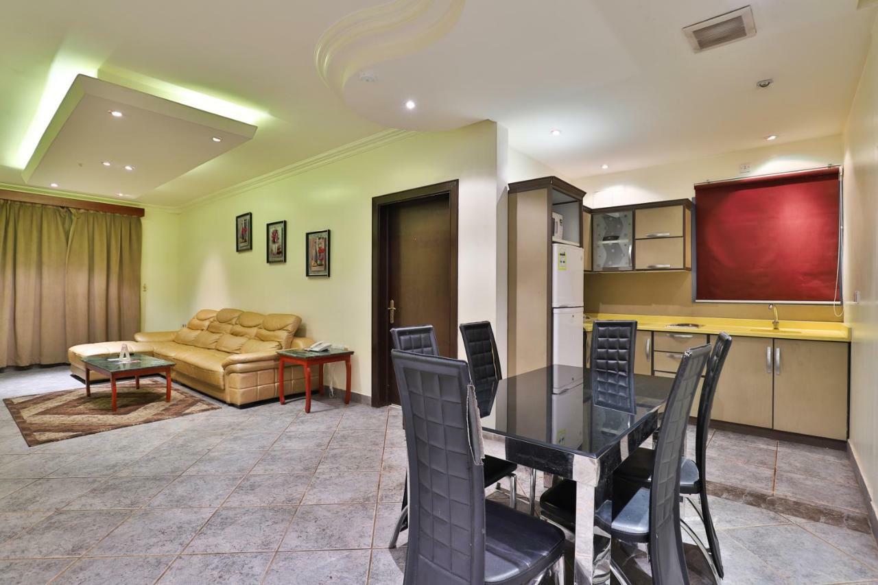 قصر اليمامة للاجنحة الفندقية-فرع السلام Riad Exterior foto